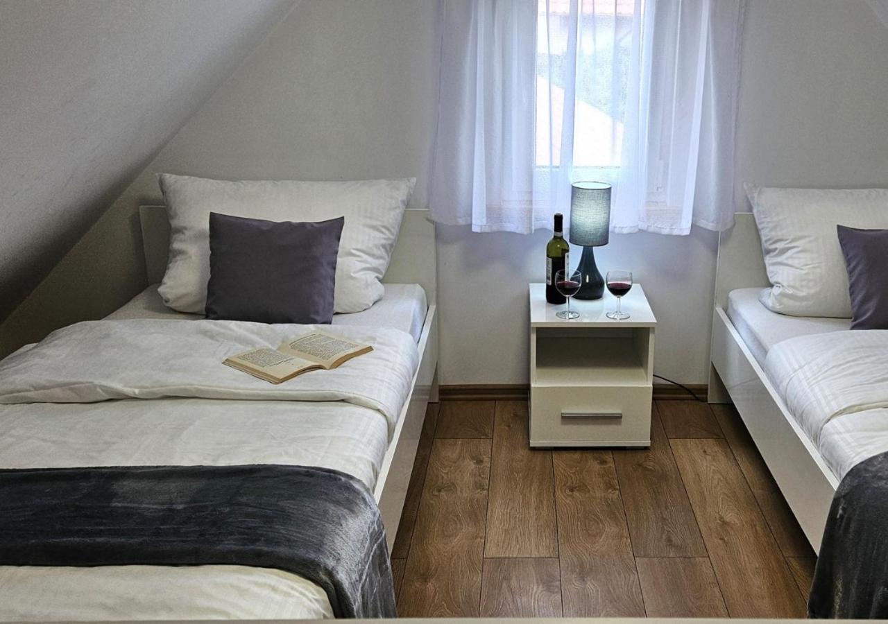 Villa Pod Kamieniem Trzebiel Esterno foto